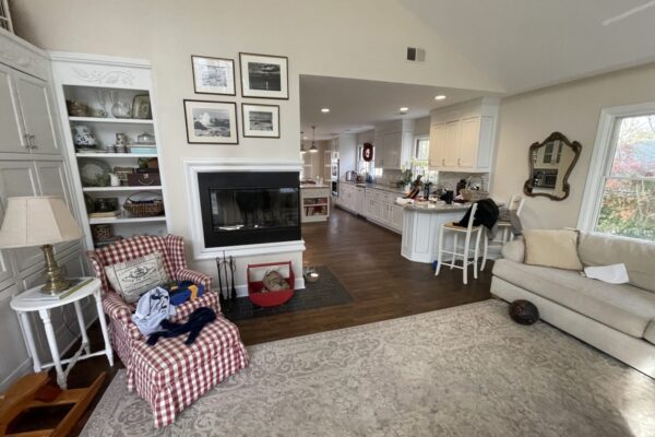 SITTING AREA INTO THE KITCHEN